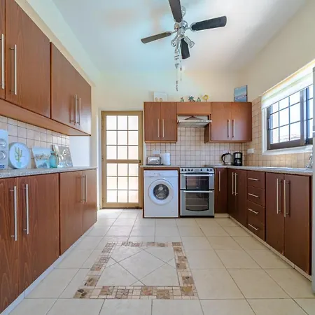 Villa Sea View 3 Bedroom *